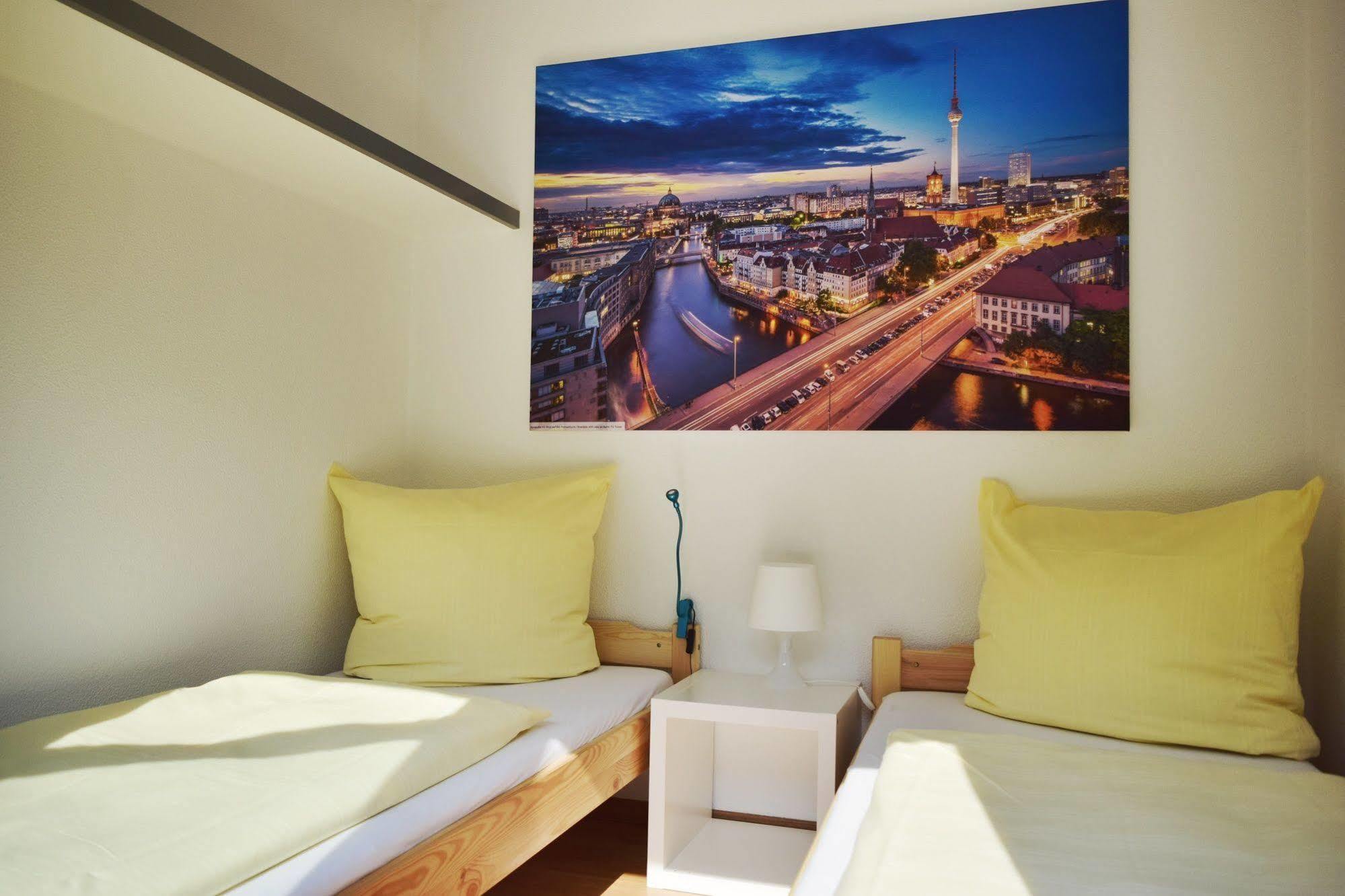 Cube Lodges Berlin Mitte エクステリア 写真